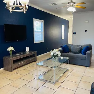 Holiday home 3br King Suite/near Strip/wi-fi, Las Vegas